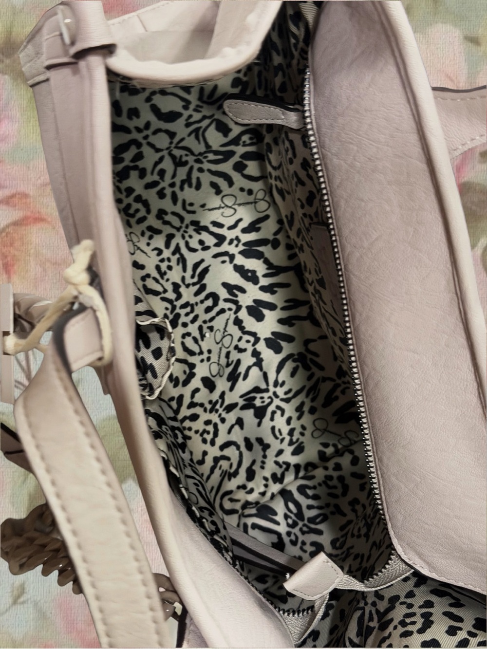 NWT Jessica Simpson Dawn Alexis Tote Bag – Monochromatic Chain Blush Cream - Picture 6 of 8
